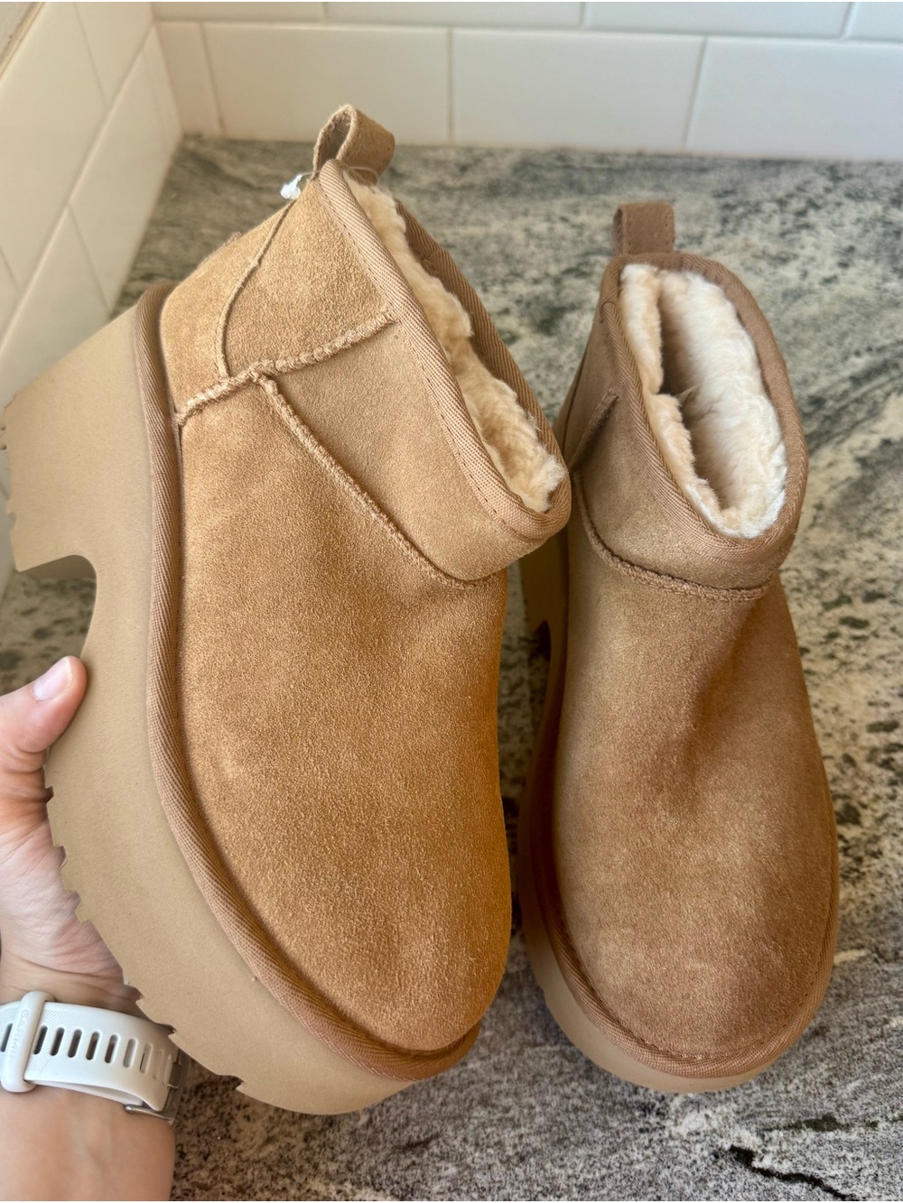 UGG Classic Ultra Mini New Heights Platform Boots in Chestnut Size 7 NWOT